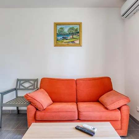 Apartment 4 Personnes Poussan